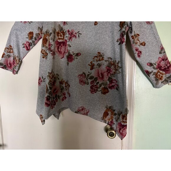 Green Envelope Gray Floral Asymmetrical Hem Tunic Top Women’s Size 2X 3/4 Sleeve - Picture 7 of 10